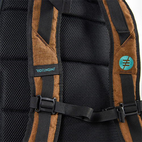rover_pack_heavy-load-straps.jpg