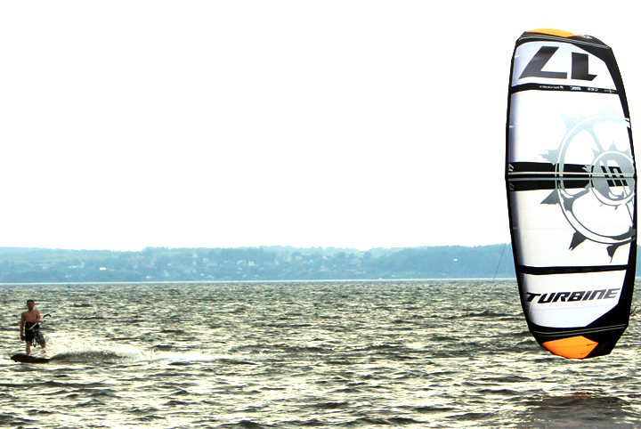 Кайт Slingshot 2012 Turbine Light Wind.jpg