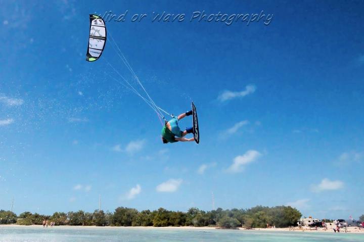 Кайт Slingshot 2012 Turbine Light Wind.jpg