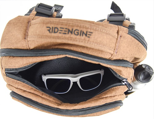 Rover_pack_fleece-lined-pocket.jpg