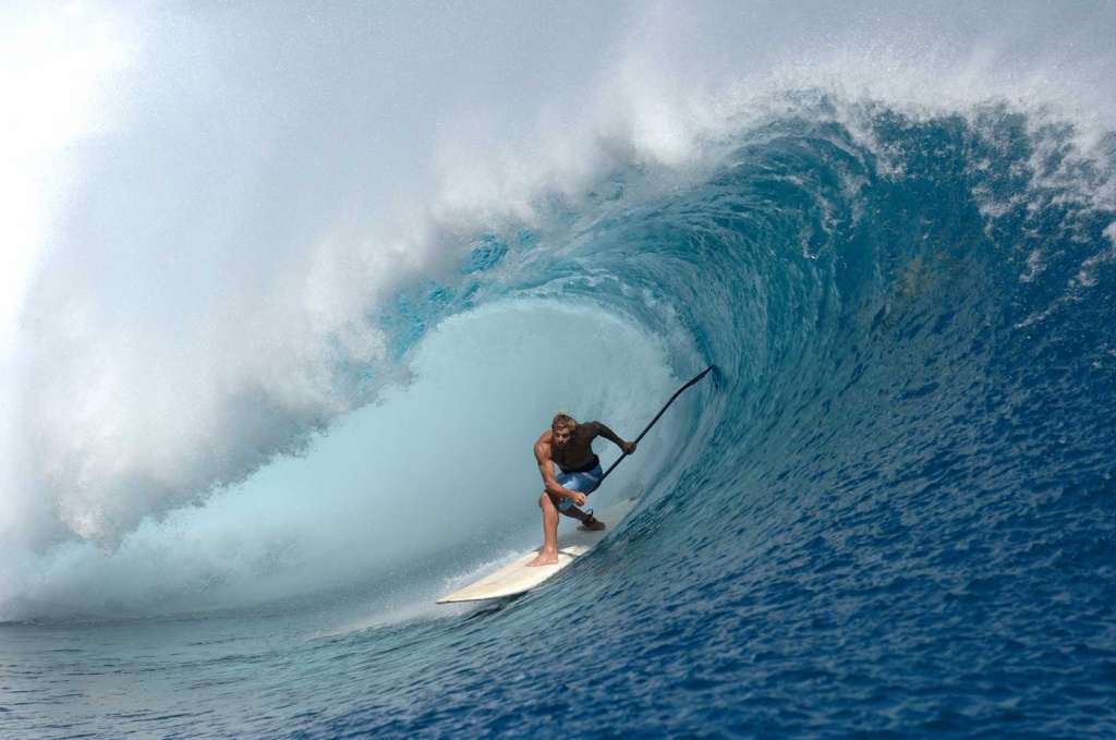 stand up paddle Сёрфинг на волнах.jpg